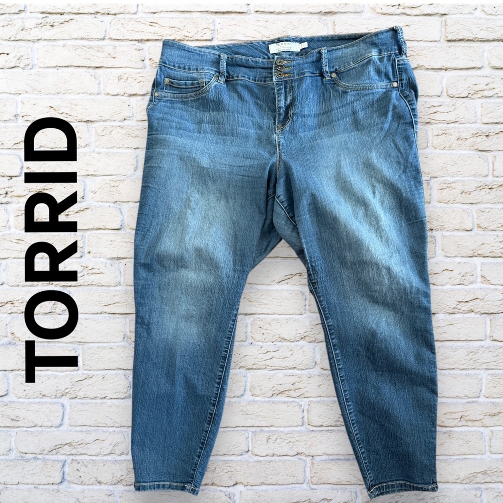 Torrid Women's Blue Denim Jeans/ Jeggings Size 22R